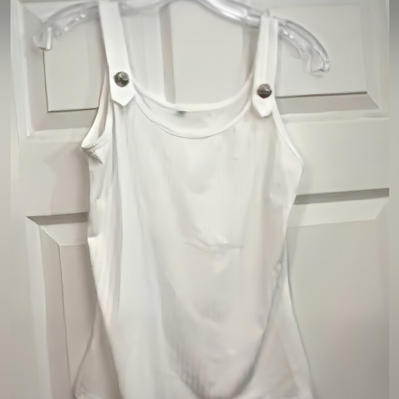 Small White Tank Top with Silver Button Small Ribbed Texture Casual Minimalist - Picture 4 of 6